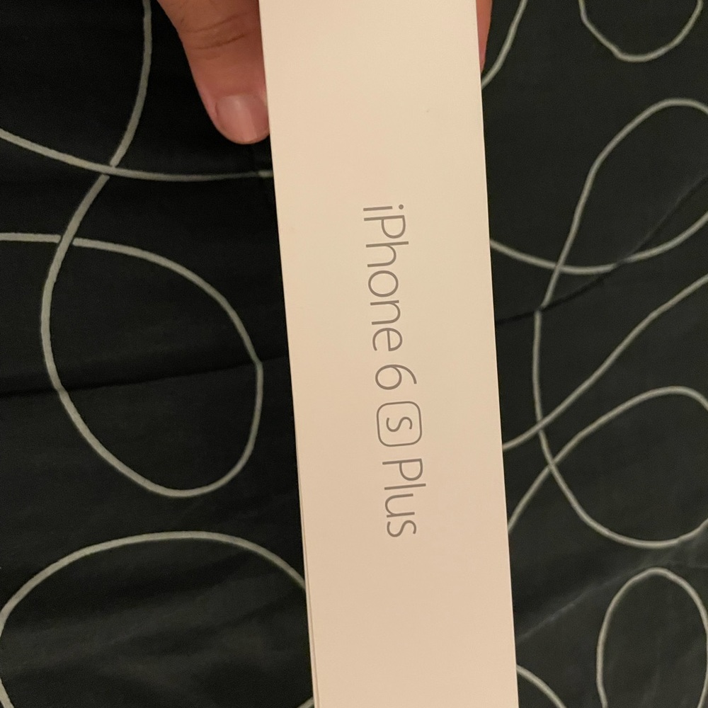 Iphone XS Box - Picture 2 of 3